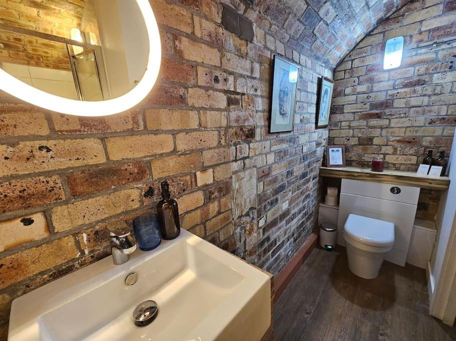 The Armoury: Stylish Ww1 Bunker Villa North Queensferry Bagian luar foto